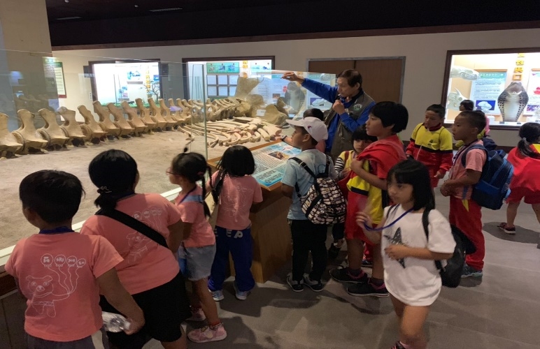 羅娜國小至集集特有生物保育中心實施臺灣特有種生物學習課程