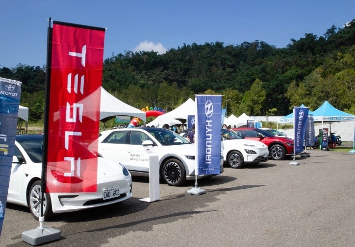 The display on the left side of electric car,a type of low-carbon vehicle