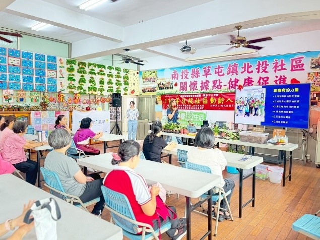 彰化縣觀光導覽解說協會理事長-梁秀琴授課情形
