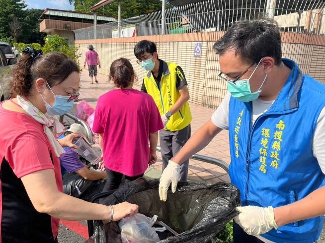 13鄉鎮(市)垃圾袋破袋稽查及宣導